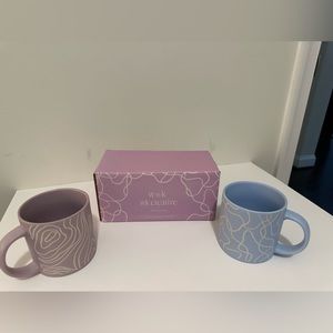 NIB set of 2 mugs👜